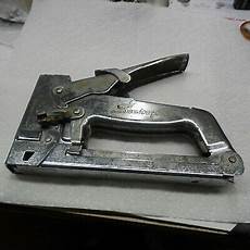 Swingline Tacker