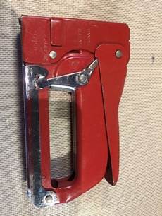 Swingline Tacker